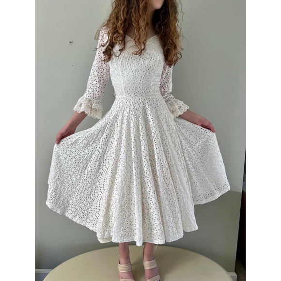 1950s Vintage Ivory Eyelet Cotton Lace Country Wedding DressSize Small